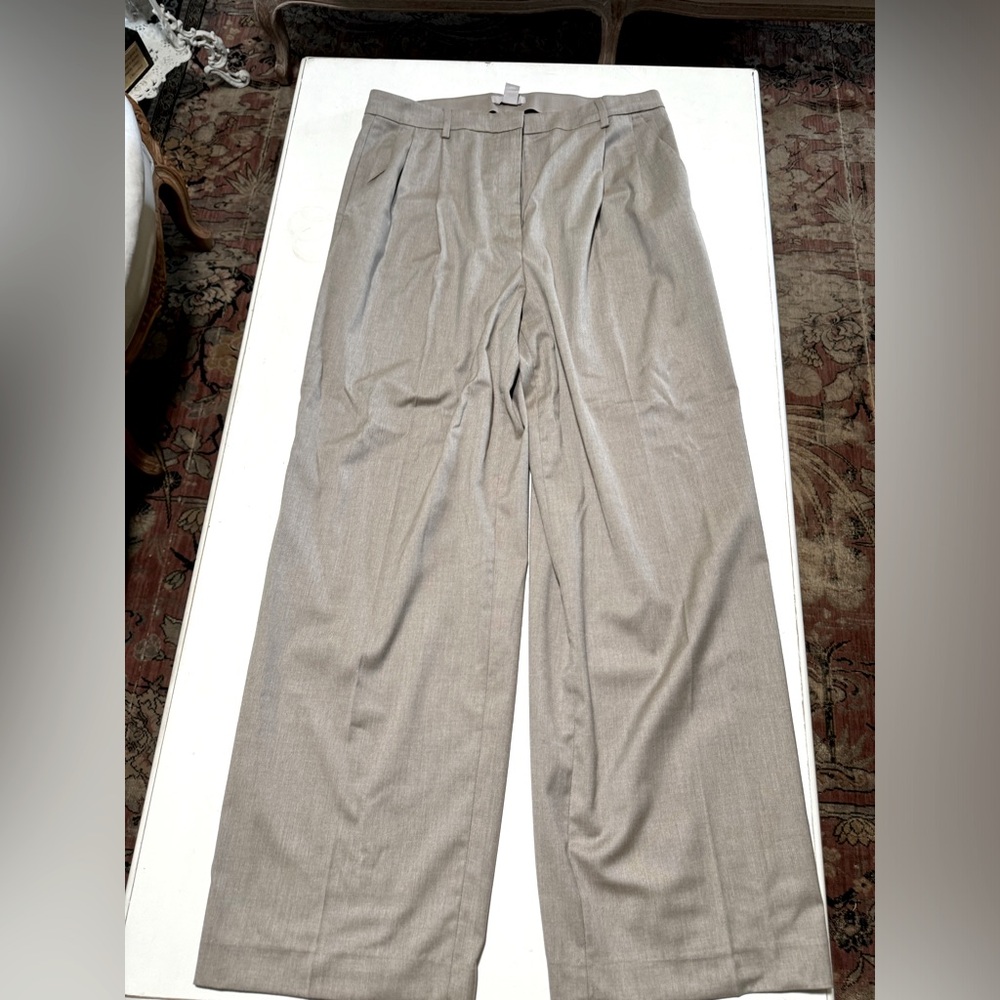 H&M pleated pants. Hi waist, 14 or  12 wear them slouchy and low. These are.NYT!